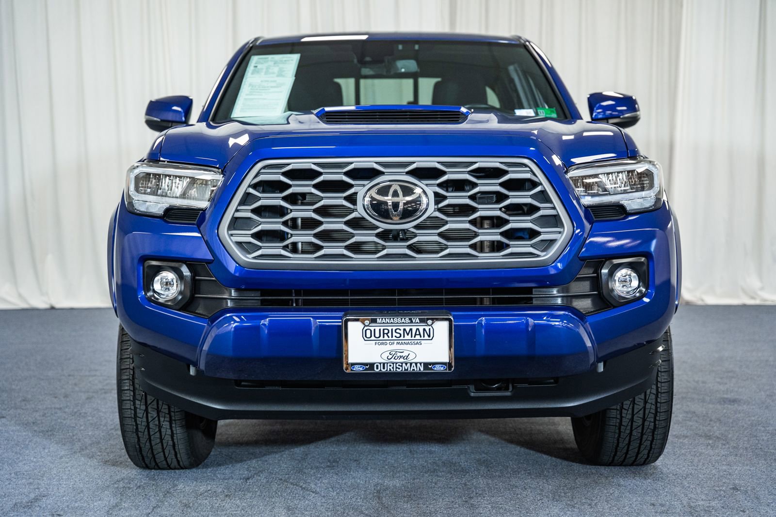 Used 2022 Toyota Tacoma TRD Sport image 2