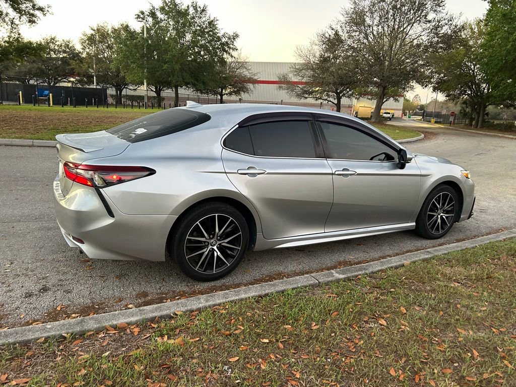 Certified 2022 Toyota Camry SE w/ Carpet Mat Package (TMS) image 5