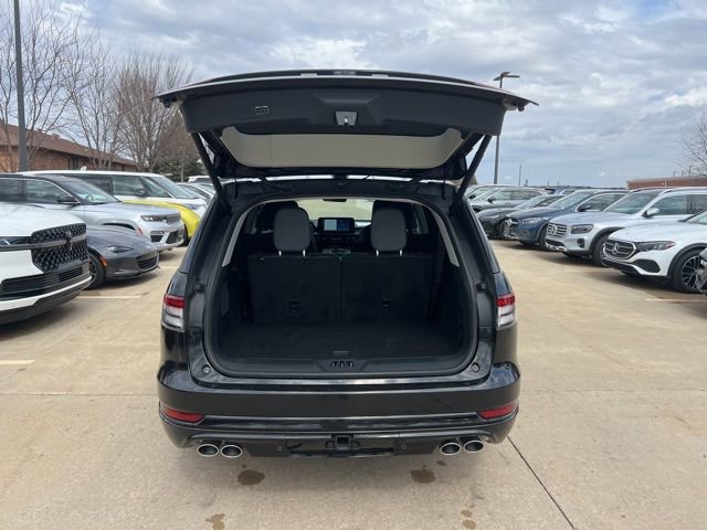 Used 2025 Lincoln Aviator AWD w/ Jet Appearance Package image 11
