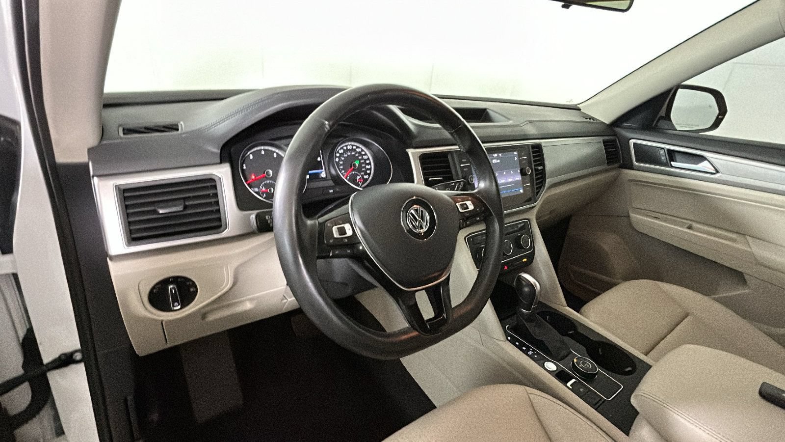 Used 2018 Volkswagen Atlas SE AWD/4WD image 17
