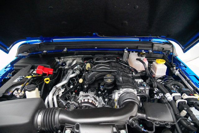 Used 2025 Jeep Gladiator Sport AWD/4WD image 4