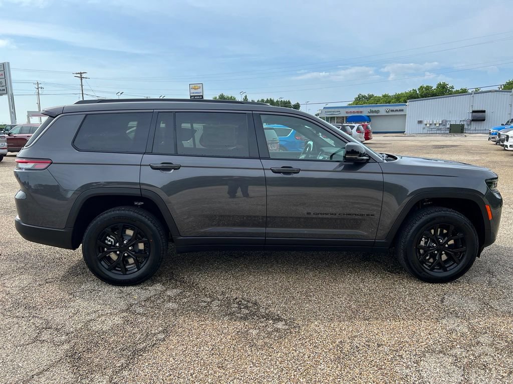New 2026 Jeep Grand Cherokee L 4WD image 4