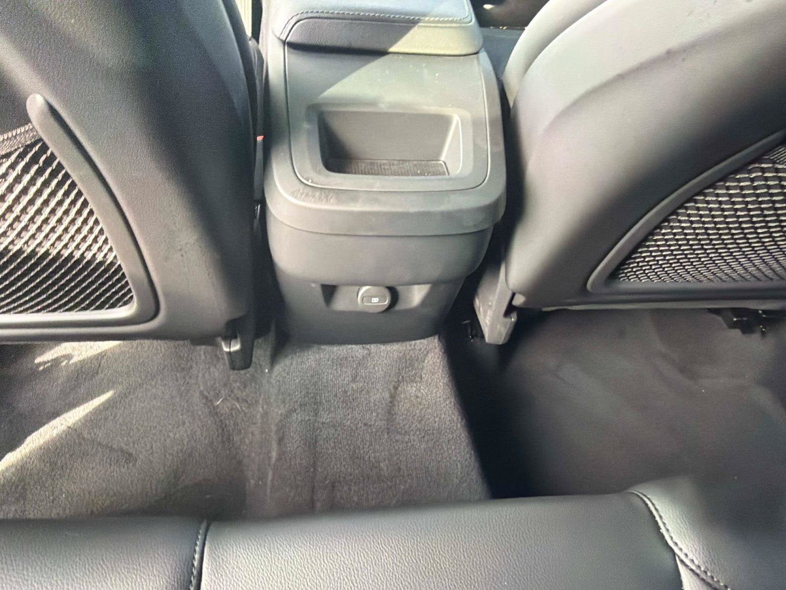 Certified 2024 Volvo XC60 B5 Core AWD/4WD image 16