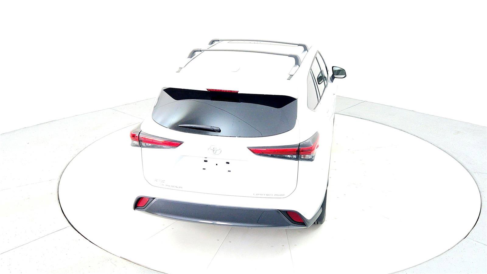 Used 2023 Toyota Highlander Limited image 17