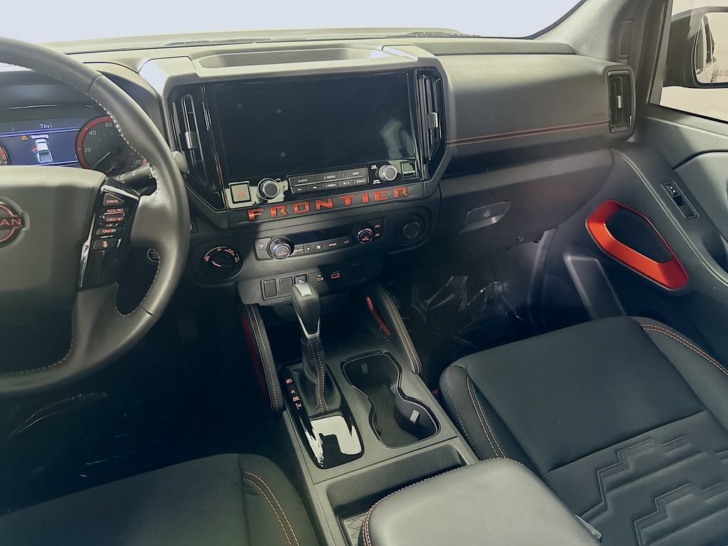 Used 2025 Nissan Frontier PRO-4X AWD/4WD image 18
