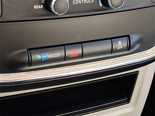 Used 2013 Dodge Grand Caravan SE image 26