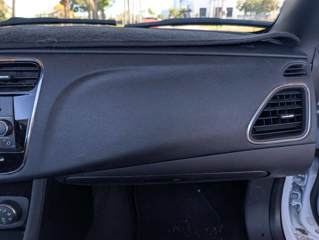 Used 2012 Chrysler 200 Touring image 22