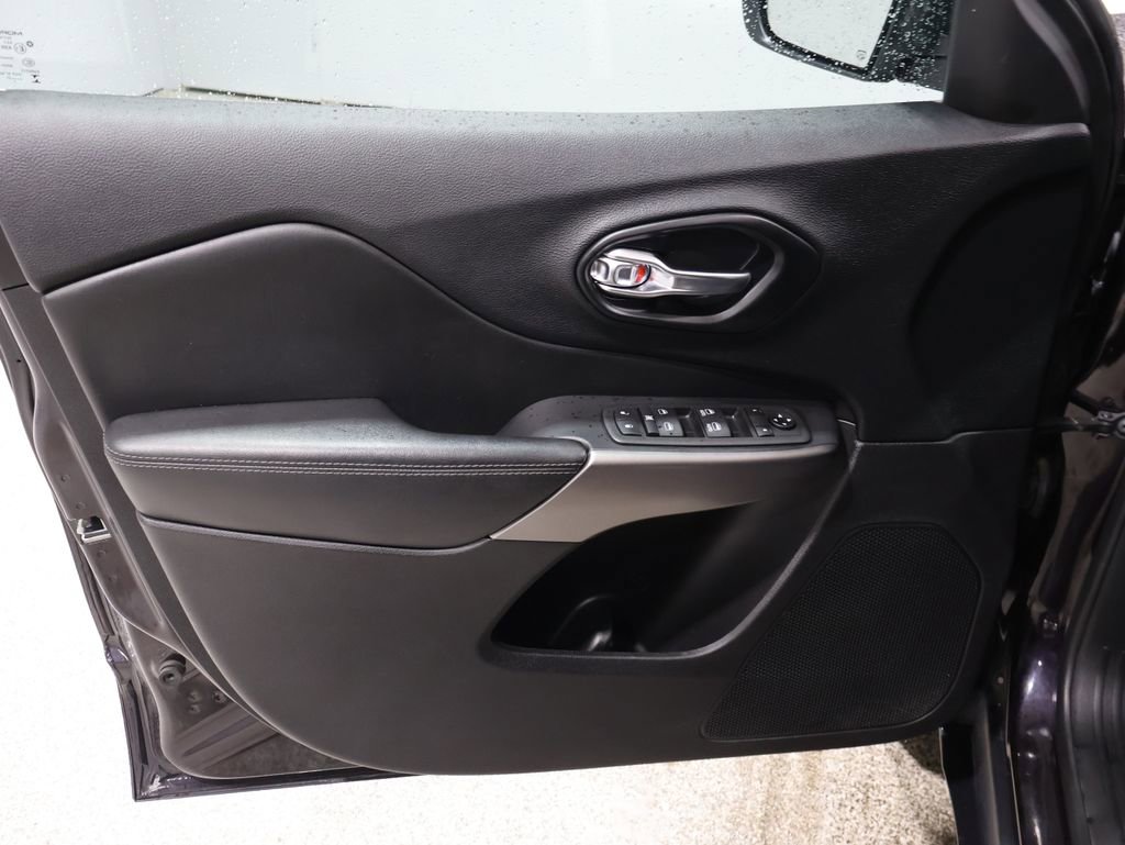 Certified 2021 Jeep Cherokee Latitude Lux w/ Comfort/Convenience Group image 15