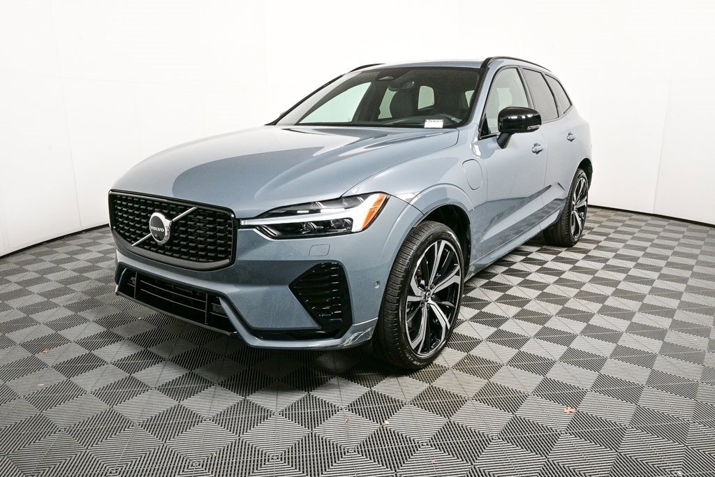 Used 2022 Volvo XC60 T8 R-Design w/ Advanced Package