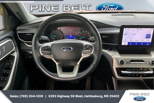 Used 2022 Ford Explorer XLT w/ Equipment Group 202A image 5
