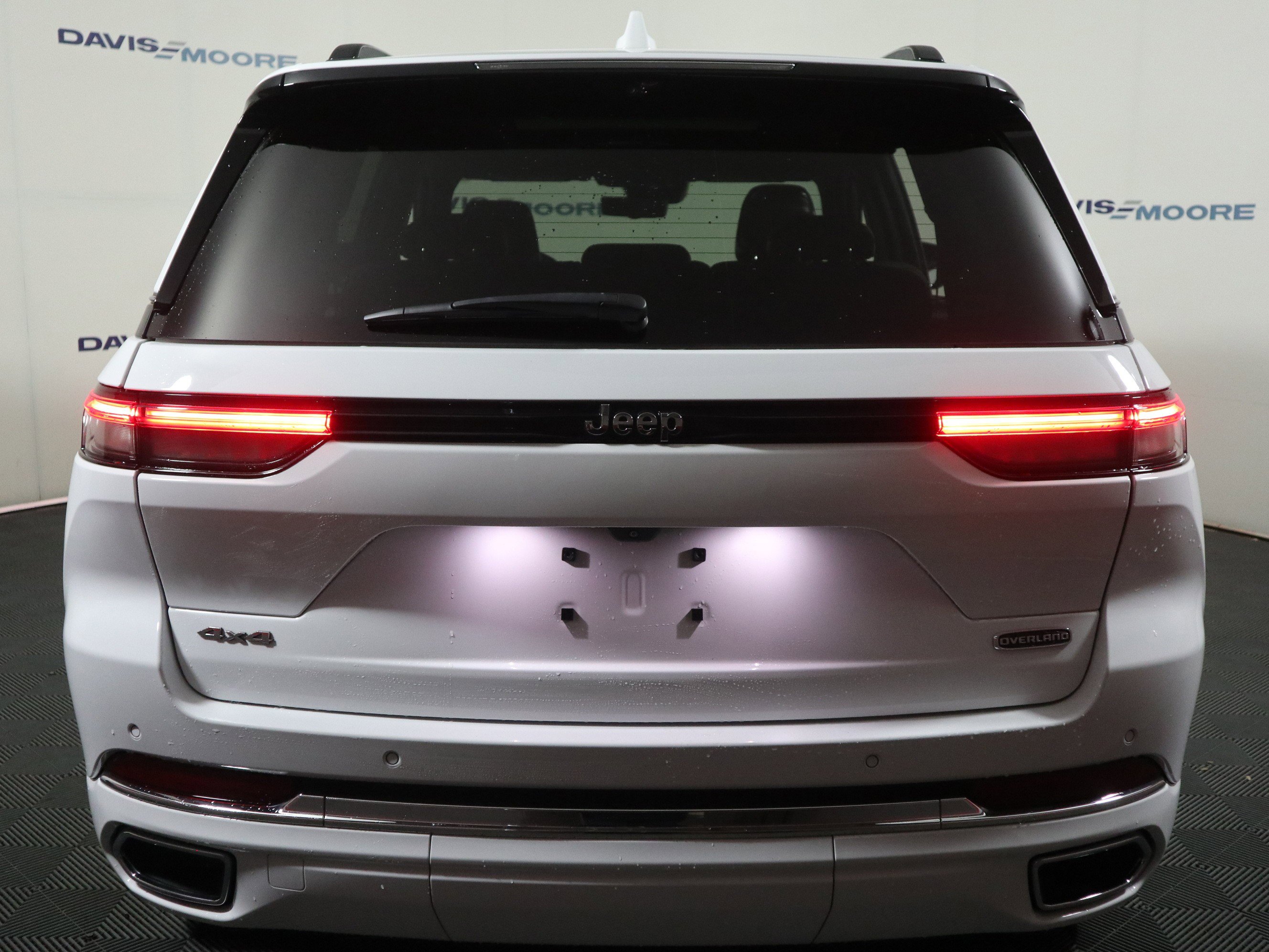 Certified 2022 Jeep Grand Cherokee Overland w/ Luxury Tech Group IV image 7