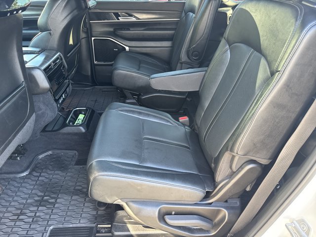 Used 2023 Jeep Wagoneer Series III w/ Premium Group I RWD image 20