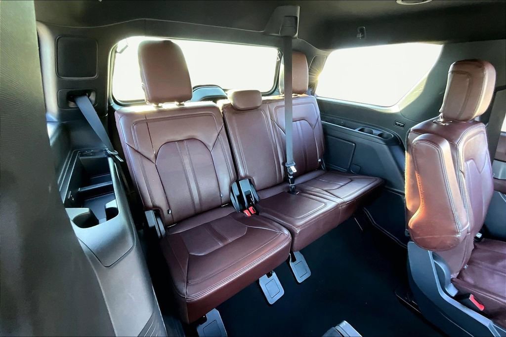 Used 2024 Ford Expedition Limited image 18
