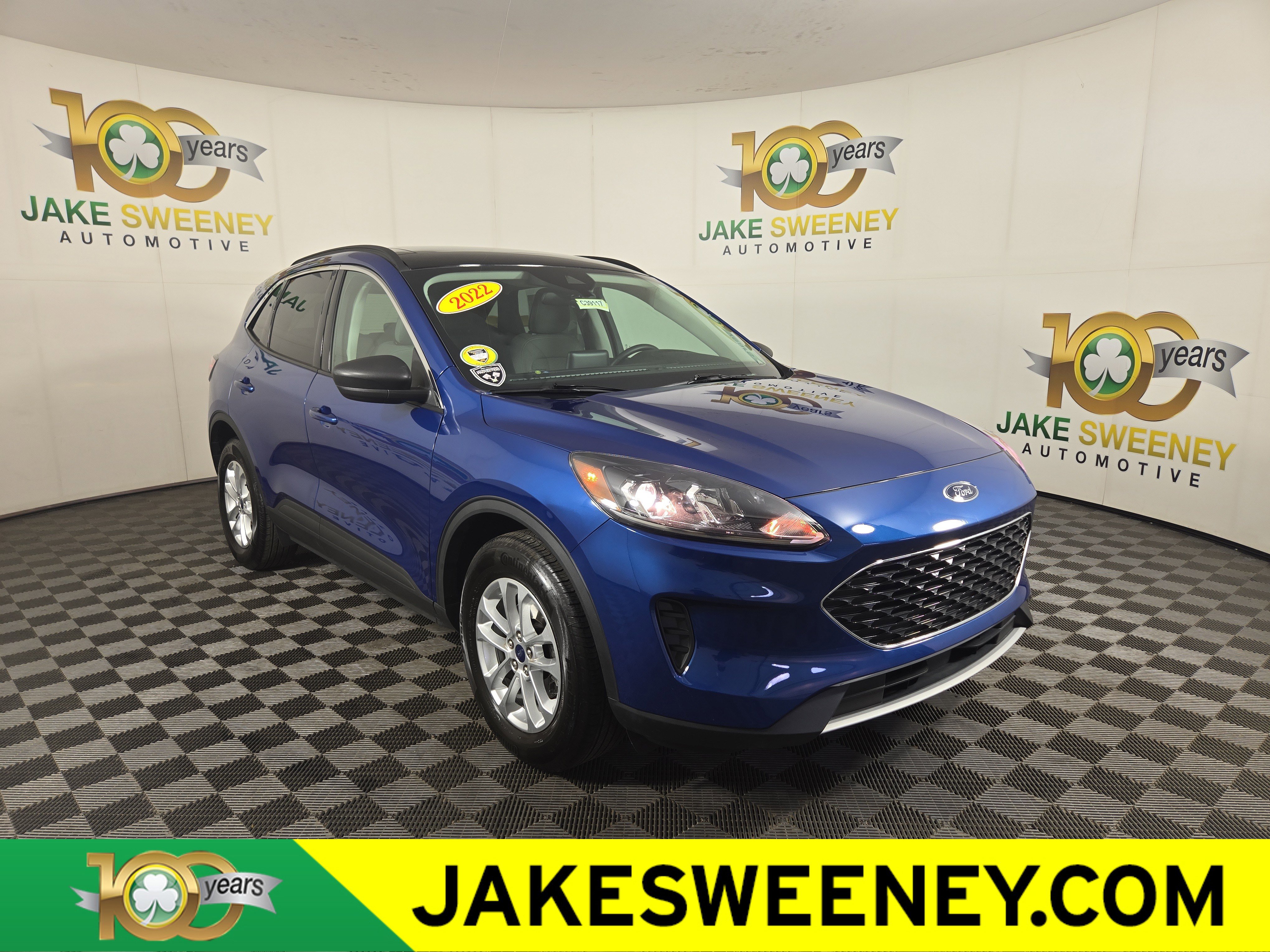 Used 2022 Ford Escape SE w/ Cold Weather Package image 1