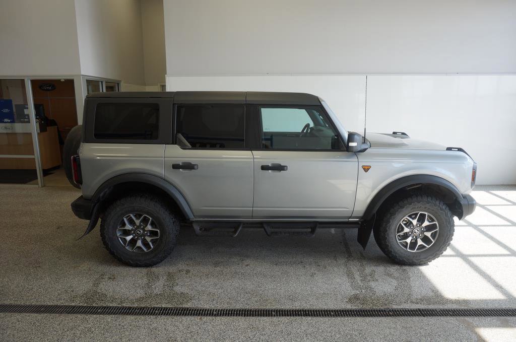 Used 2023 Ford Bronco Badlands image 1