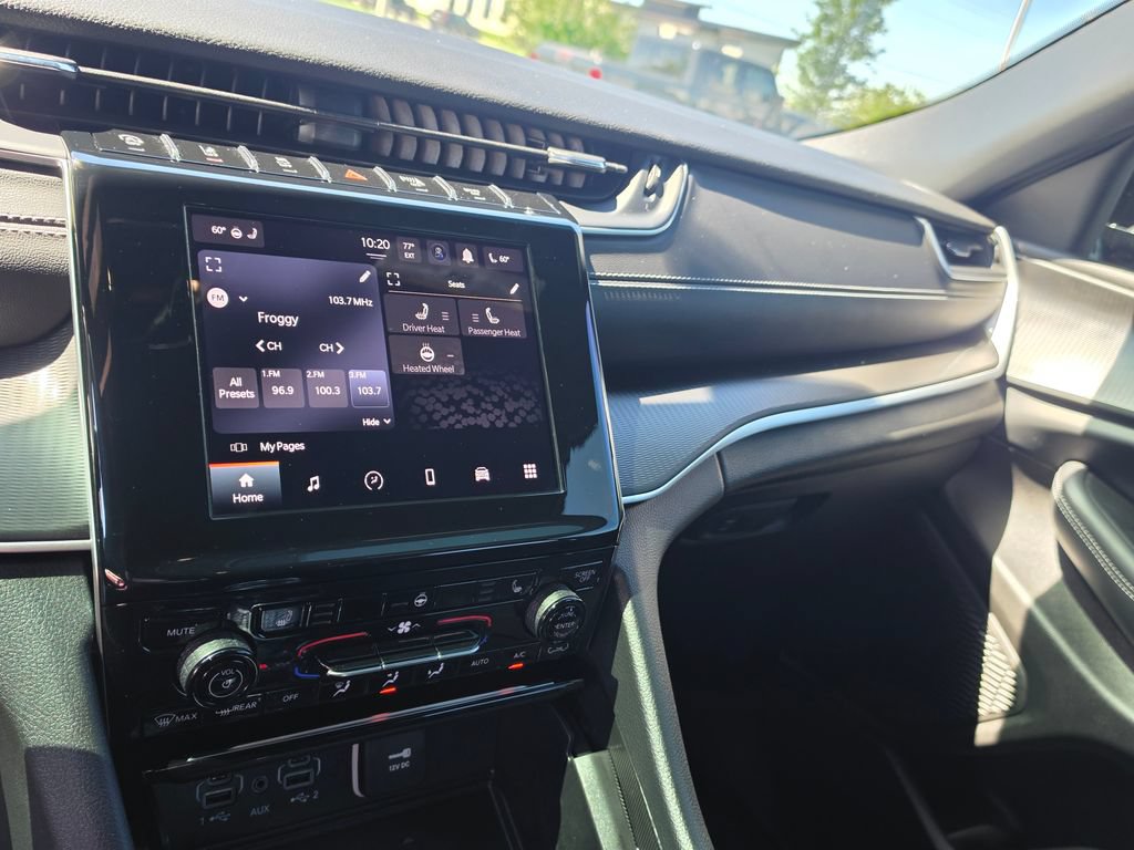 Used 2025 Jeep Grand Cherokee L Altitude AWD/4WD image 28