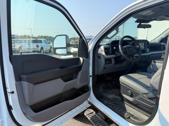 New 2026 Ford F550 4x4 Regular Cab Super Duty image 15