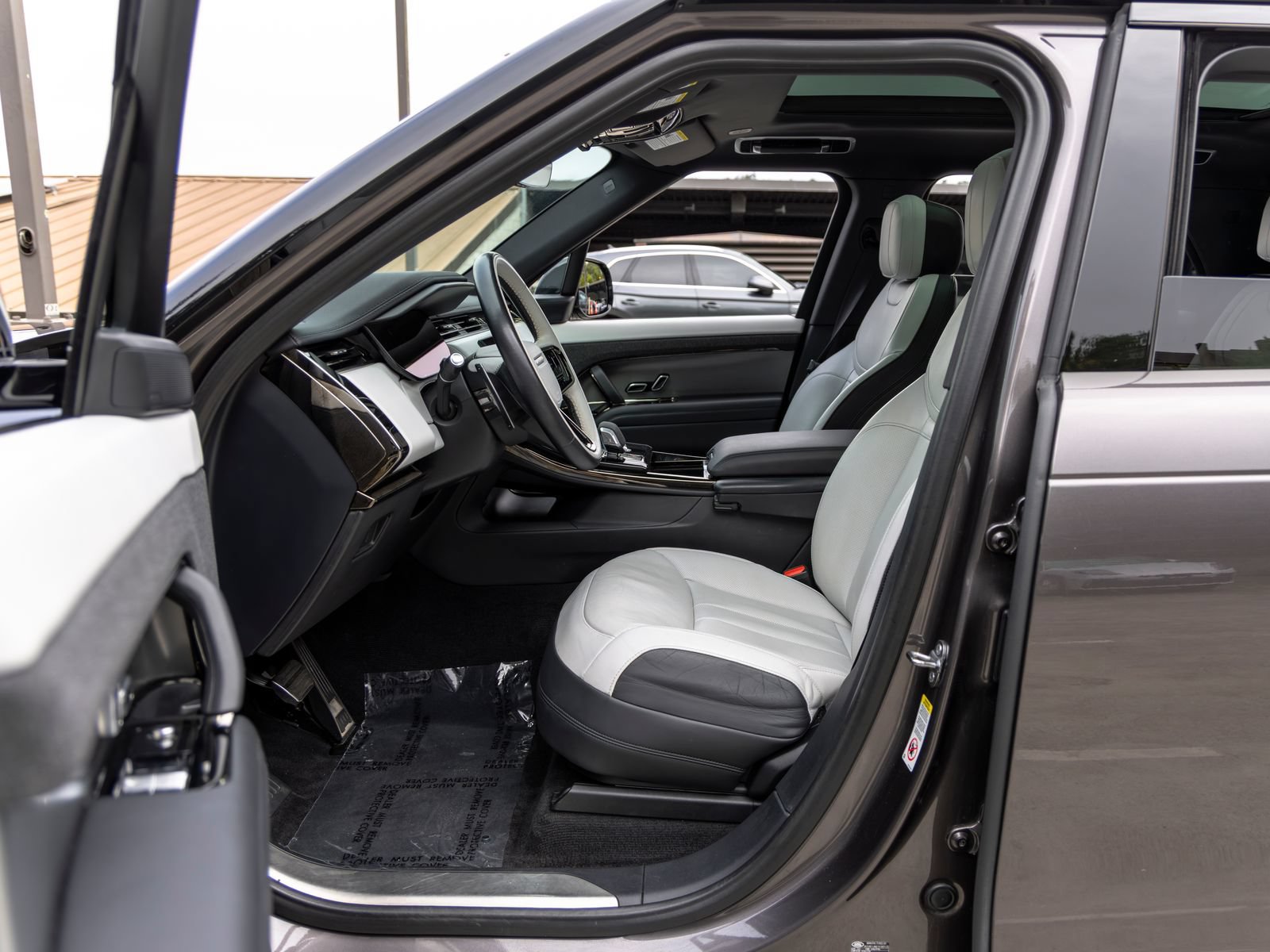 Used 2024 Land Rover Range Rover Sport Dynamic SE AWD/4WD image 24