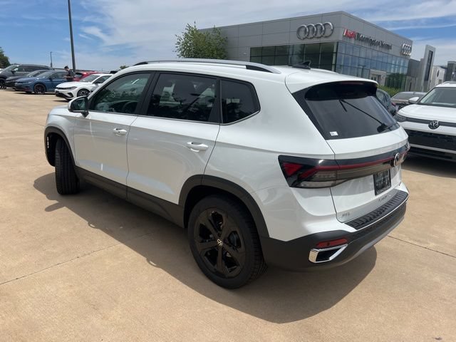 New 2026 Volkswagen Taos SEL AWD/4WD image 4