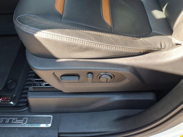 Used 2022 GMC Sierra 3500 AT4 image 18