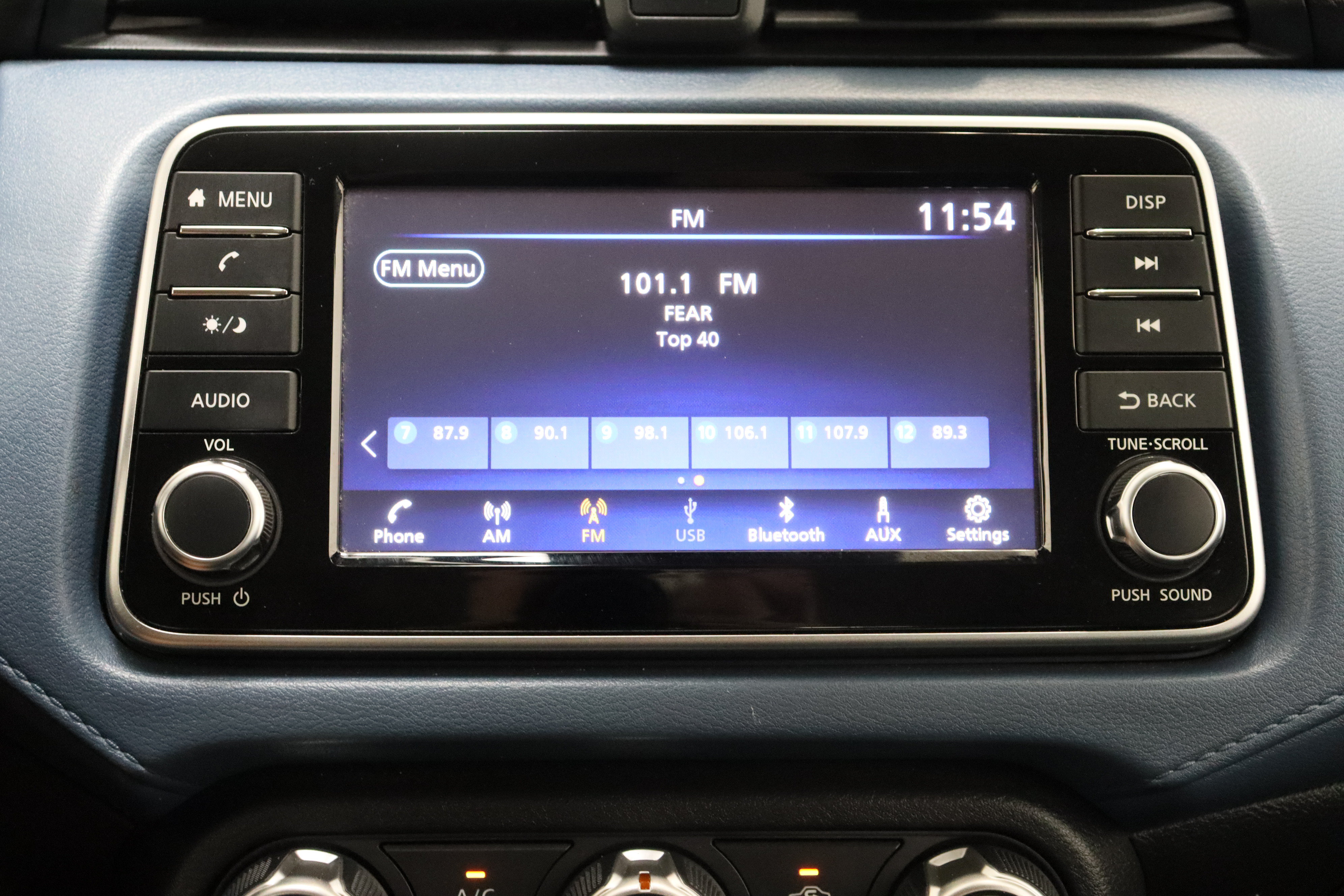 Used 2025 Nissan Versa SV FWD image 18