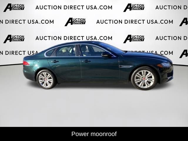 Used 2017 Jaguar XF Premium image 2