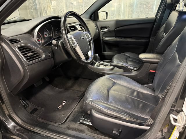 Used 2012 Chrysler 200 Limited FWD image 4