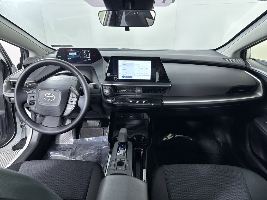 Used 2025 Toyota Prius LE image 4