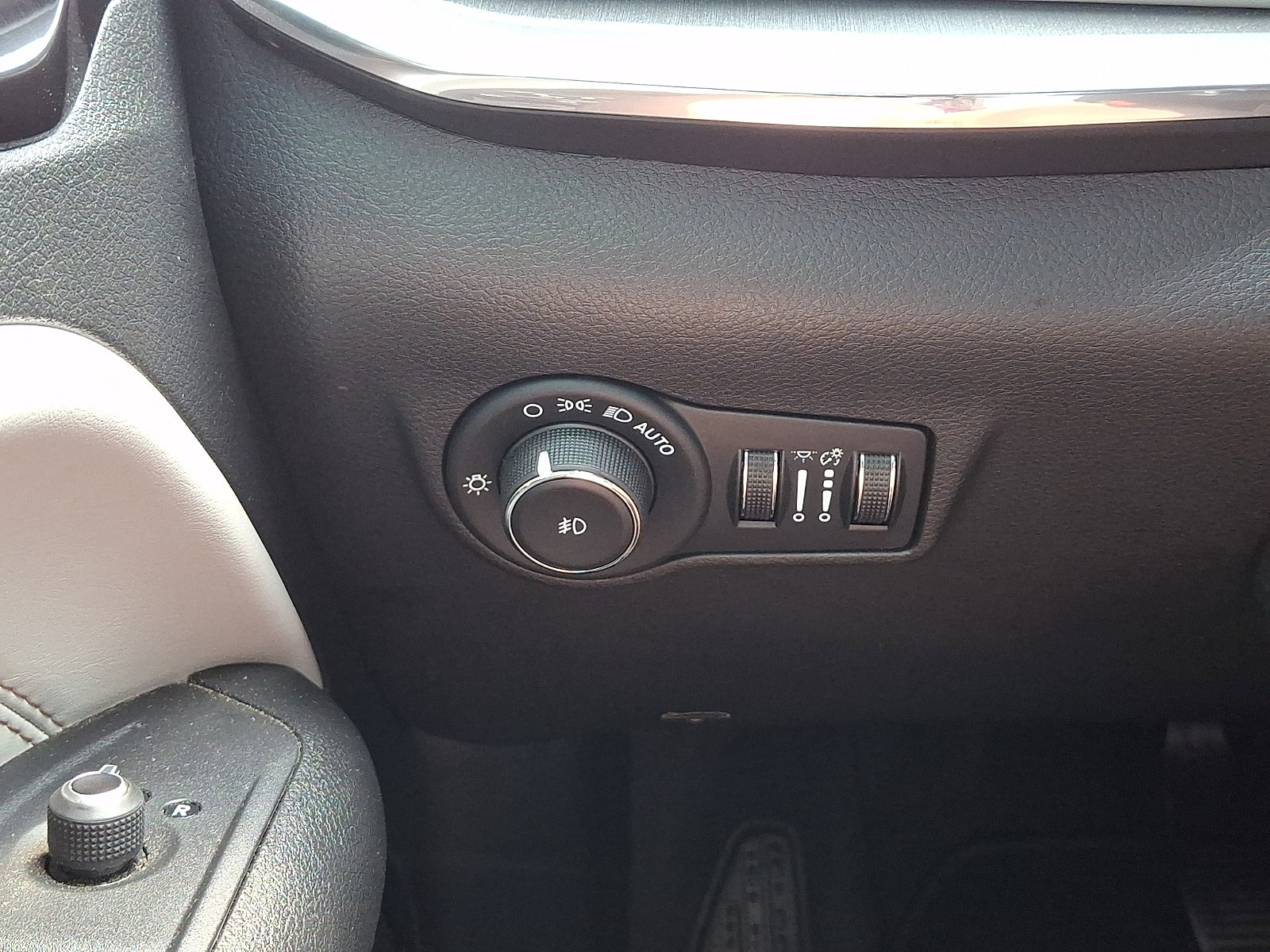 Used 2023 Jeep Compass Limited AWD/4WD image 22