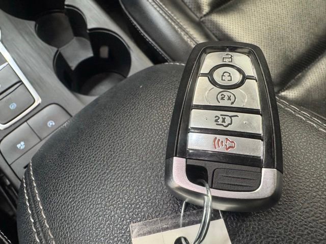 Used 2020 Ford Escape SEL AWD/4WD image 40