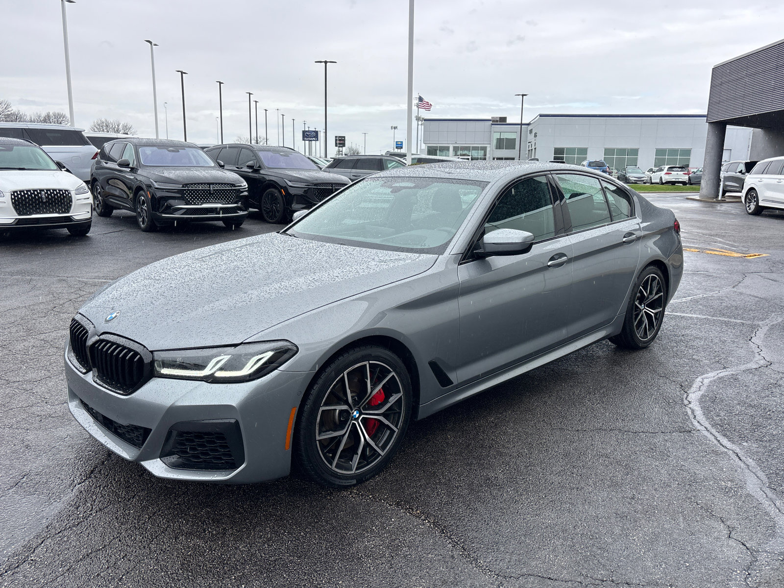 Used 2023 BMW 540i xDrive w/ M Sport Package image 3