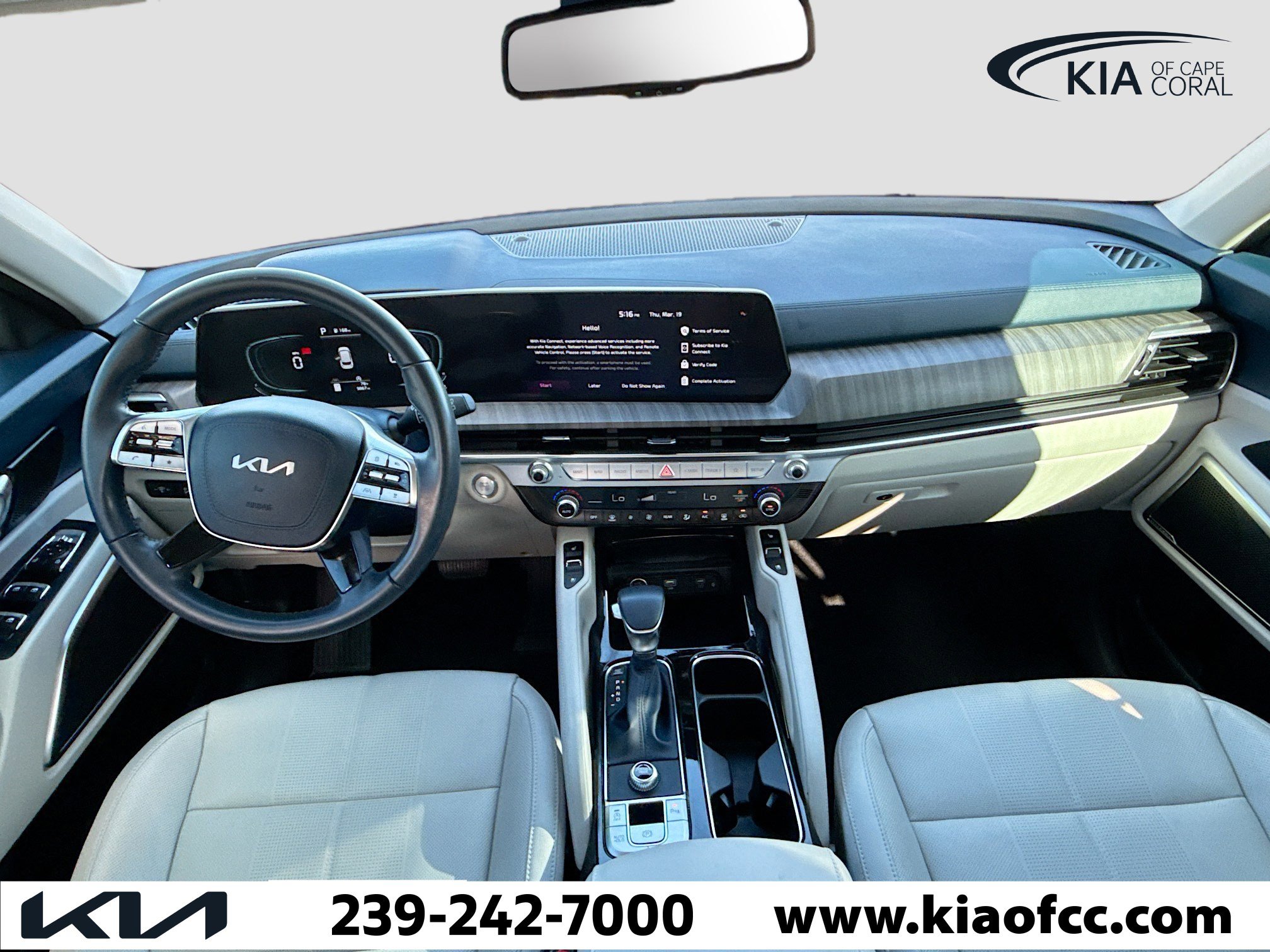 Used 2025 Kia Telluride EX w/ EX Captain's Chair Package image 15