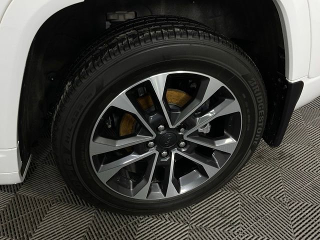 Used 2025 Jeep Grand Cherokee Overland w/ Adv Protech Group III image 39