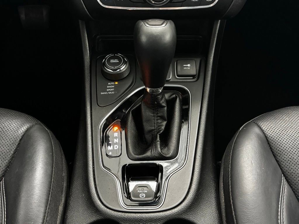 Used 2019 Jeep Cherokee Limited w/ Luxury Group image 19