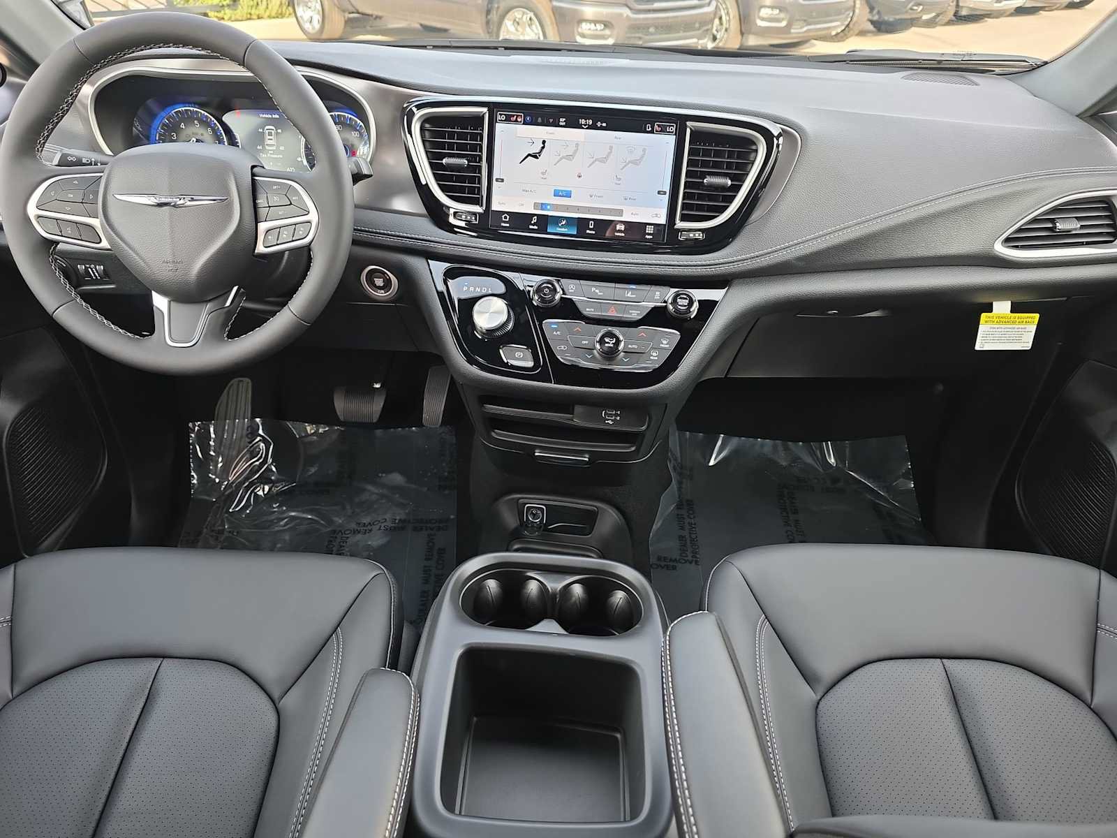 Used 2026 Chrysler Pacifica Select FWD image 14