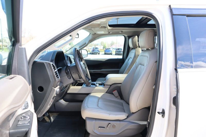 Used 2019 Ford Expedition Max Limited w/ Equipment Group 301A image 9