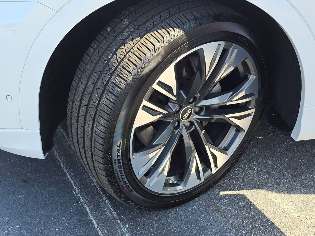 Used 2025 Audi Q8 Premium Plus w/ Premium Plus Package image 33
