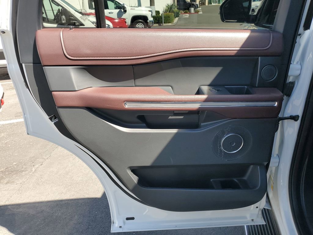 Used 2023 Ford Expedition Limited image 17