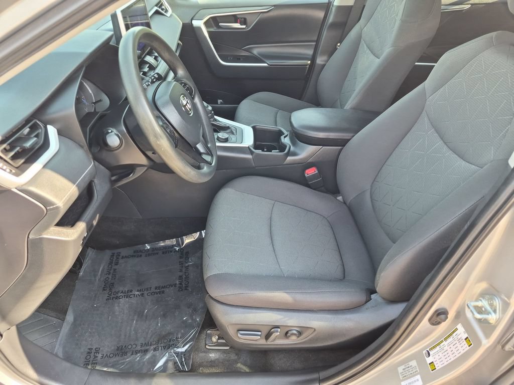 Used 2023 Toyota RAV4 XLE AWD/4WD image 15