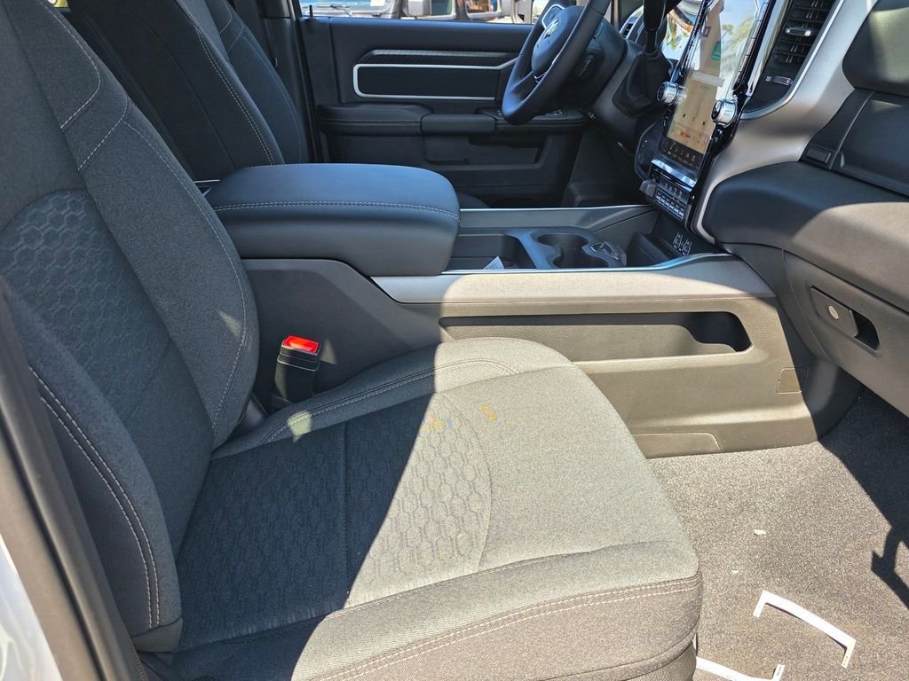 New 2026 RAM 3500 Big Horn AWD/4WD image 12
