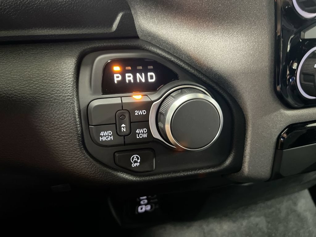 New 2026 RAM 1500 Express AWD/4WD image 17