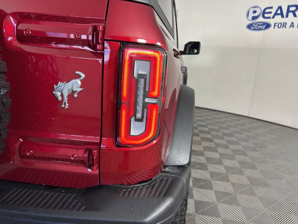 Used 2025 Ford Bronco Badlands image 8