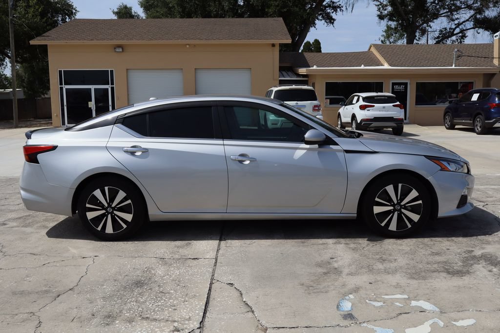 Used 2022 Nissan Altima 2.5 SV FWD image 10