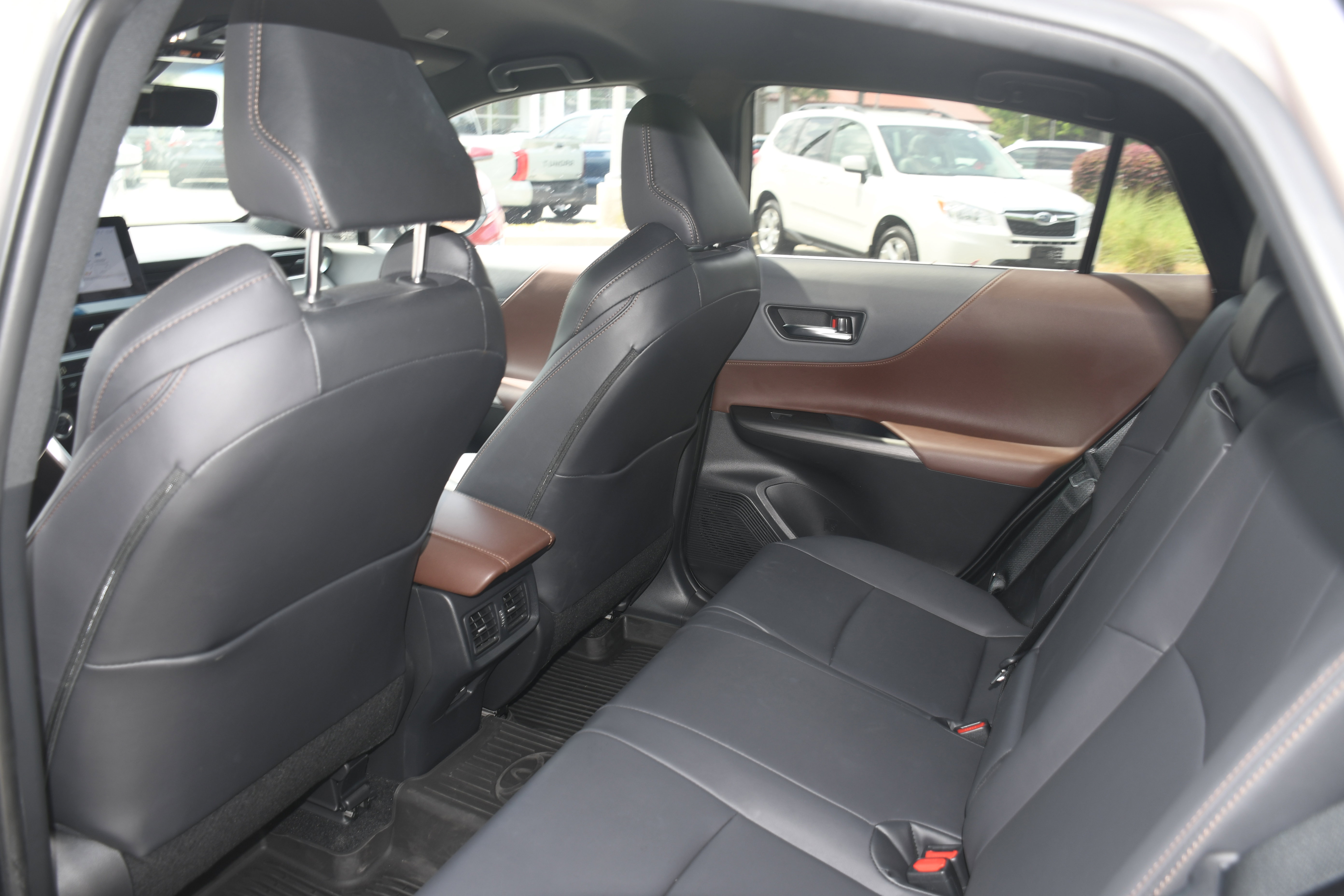 Certified 2023 Toyota Venza XLE AWD/4WD image 16