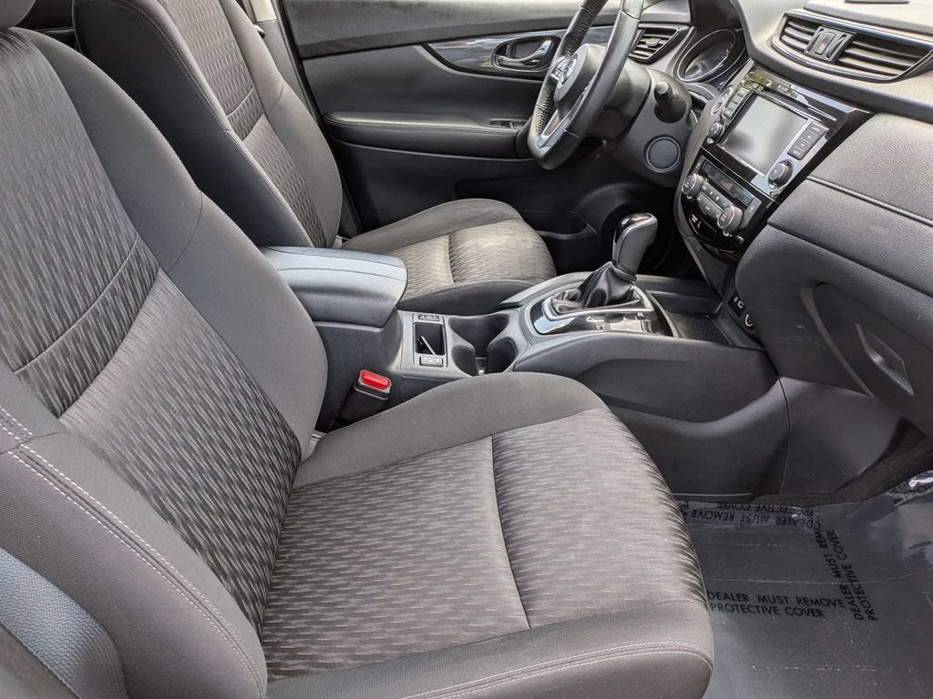 Used 2020 Nissan Rogue SV AWD/4WD image 30