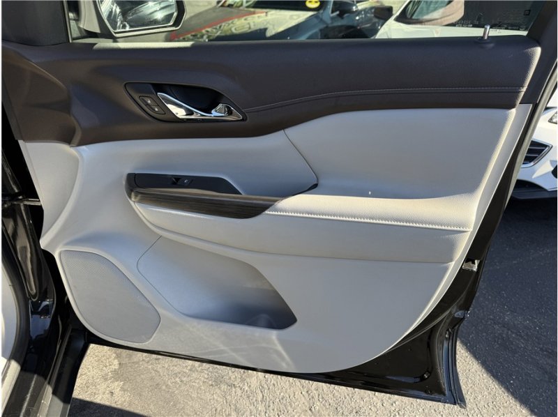 Used 2019 GMC Acadia SLT image 30