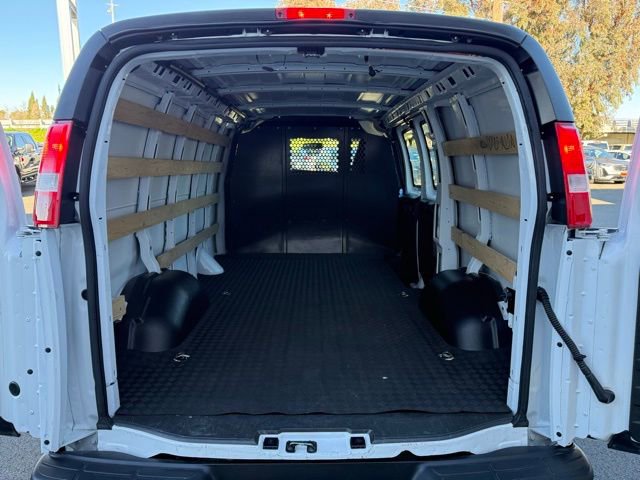 Used 2024 GMC Savana 2500 w/ Driver Convenience Package RWD image 8