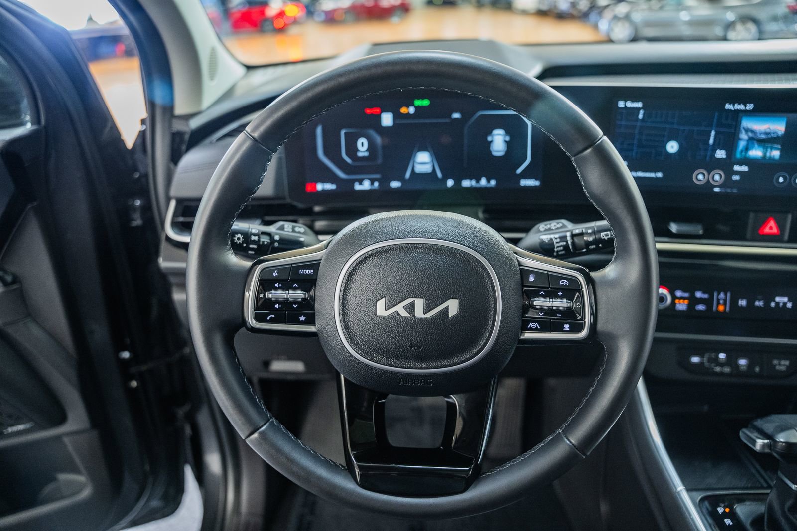 Used 2025 Kia Carnival SX Prestige image 35