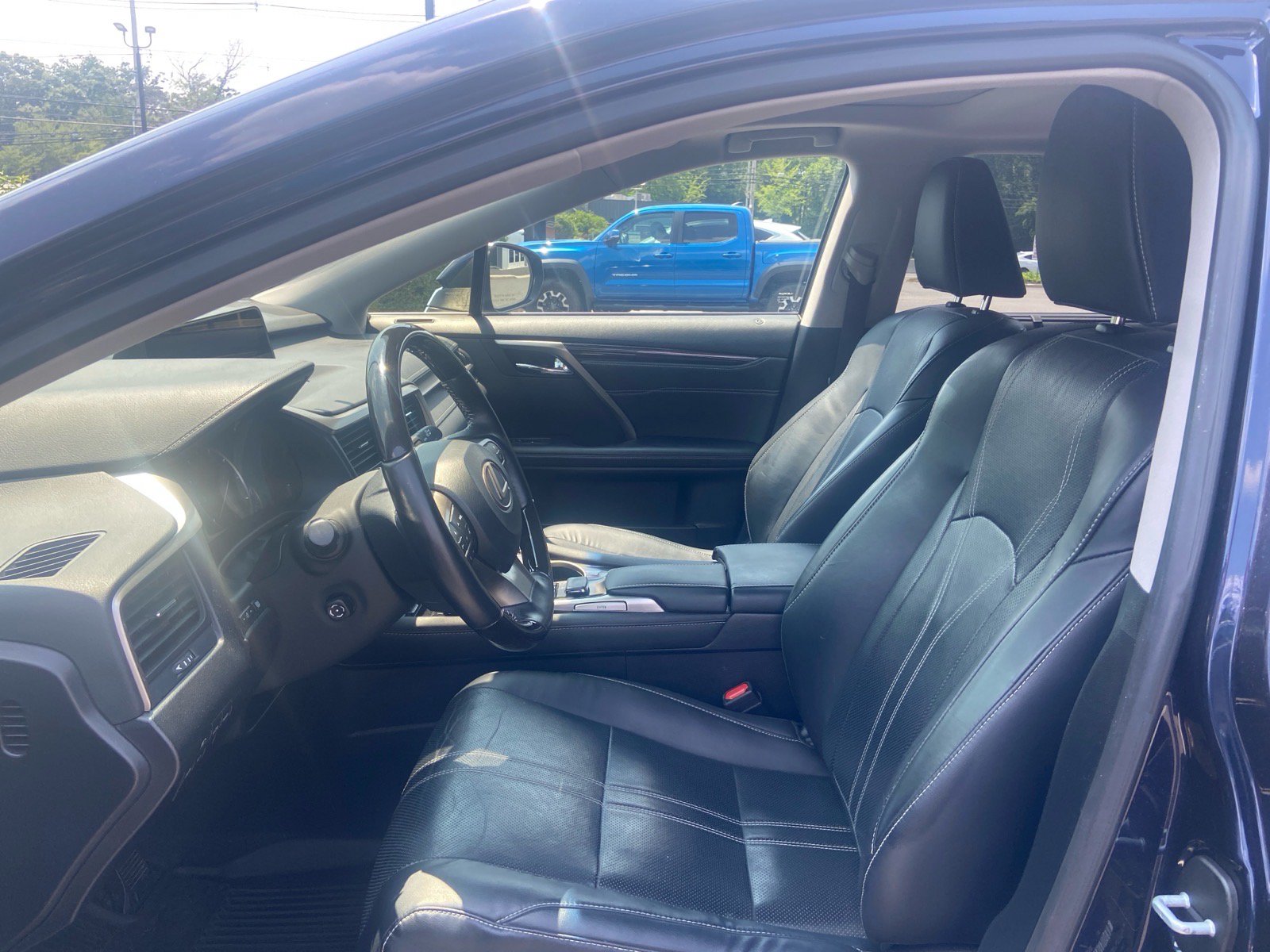 Used 2019 Lexus RX 350L Luxury w/ Accessory Package AWD/4WD image 2
