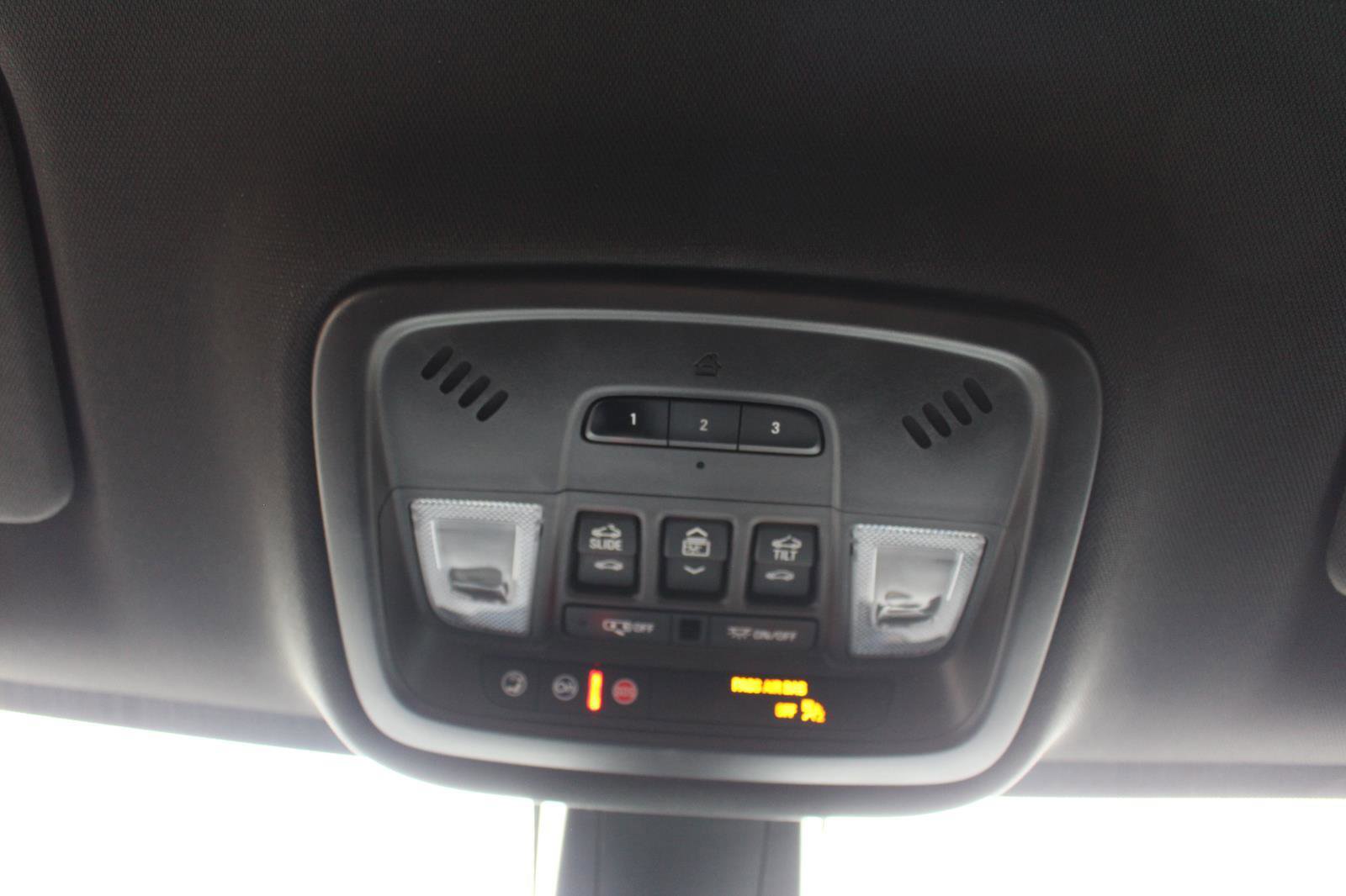 Used 2023 Chevrolet Traverse Premier w/ Redline Edition image 27